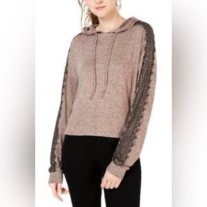 TEEN LIGHTWEIGHT  SWEATER WITH LACED SHOULDERS SIZE L *USED**